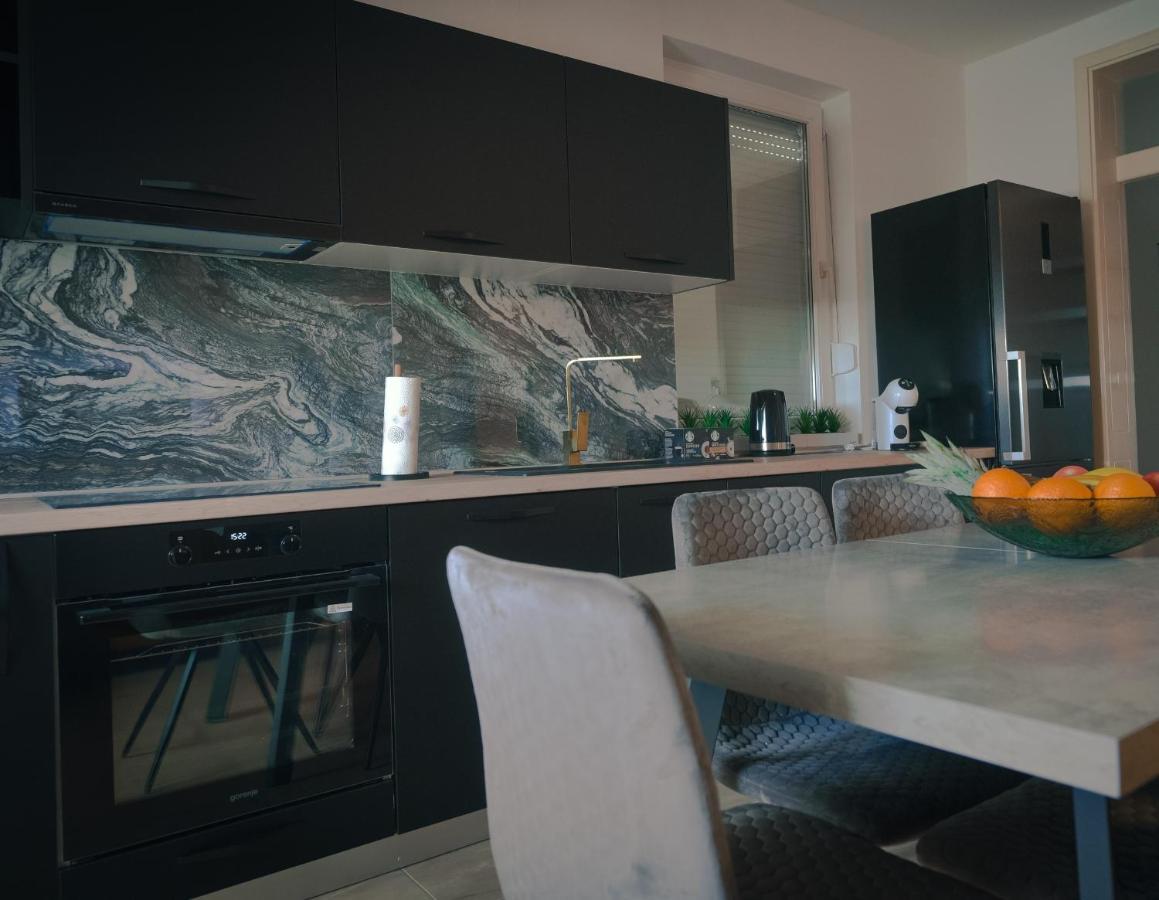 Mila Apartman Lägenhet Ðakovo Exteriör bild